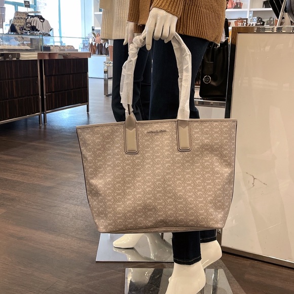 Michael Kors Jodie Large Tote - Picture 10 of 11